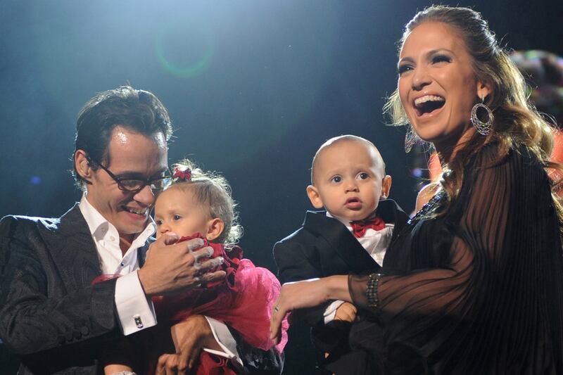 articles/2011/07/21/jennifer-lopez-v-marc-anthony-she-wins-the-media-war/divorce-jennifer-lopez-marc-anthony-fernandez_uoegqx