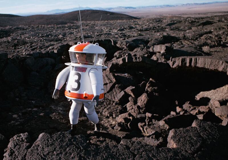 galleries/2009/07/03/the-1-000-coffee-table-book/moonfire-2_k9qtxq