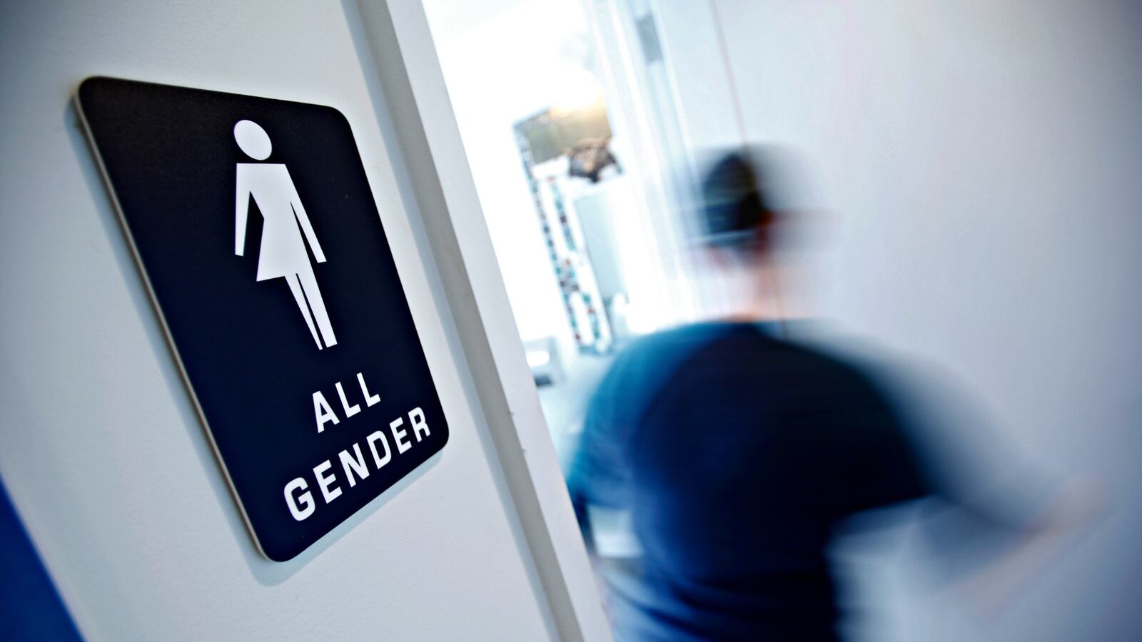 cheats/2016/05/11/nc-school-system-to-allow-pepper-spray/160505-north-carolina-lgbt-doj-cheat_hthf25