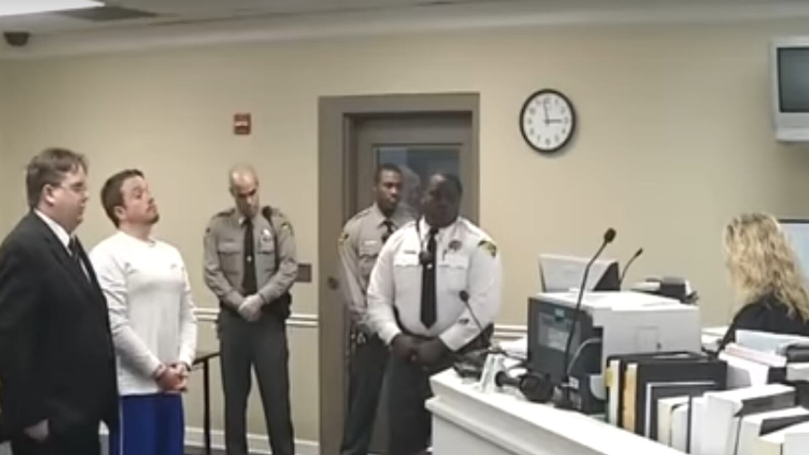 cheats/2017/01/06/south-carolina-lawmaker-urged-to-resign-after-domestic-abuse-indictment/170105-south-carolina-legislator-indicted-cheat_ormicd