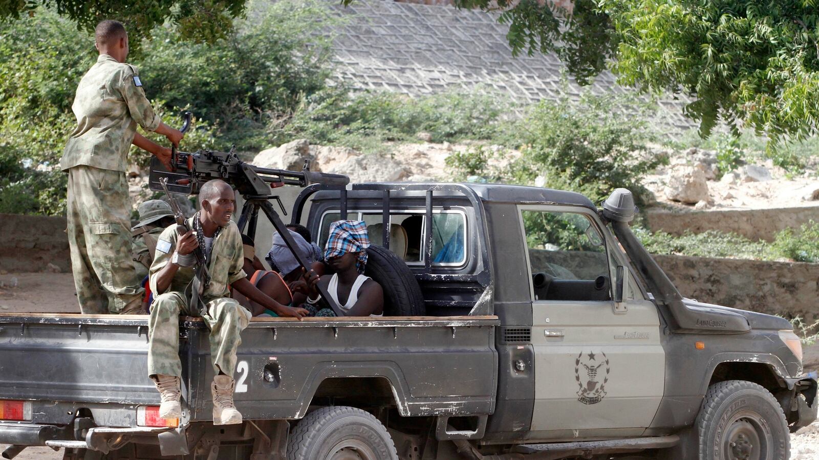 cheats/2014/12/27/somali-islamist-leader-surrenders/141227-somali-cheat_fj2wzz