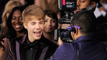 cheats/2011/02/12/justin-bieber-movie-makes-12m/justin-bieber-1_lw4ey8