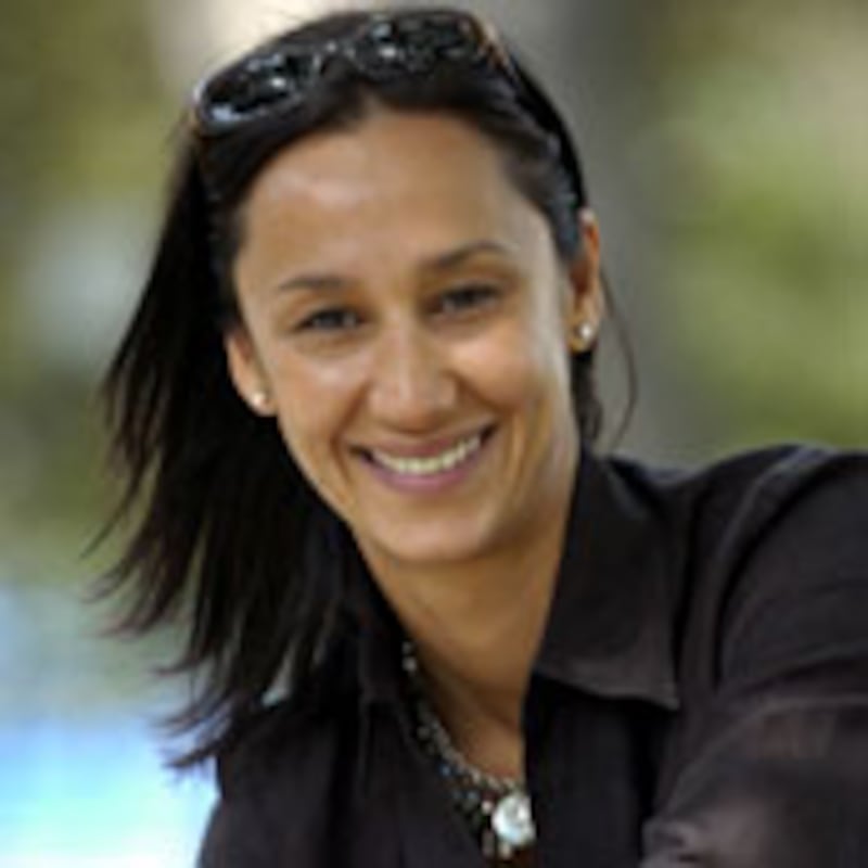 articles/2009/06/30/feeling-the-heat-in-the-kitchen/marshall-in-the-kitchen-monica-ali_34856_ijf61k