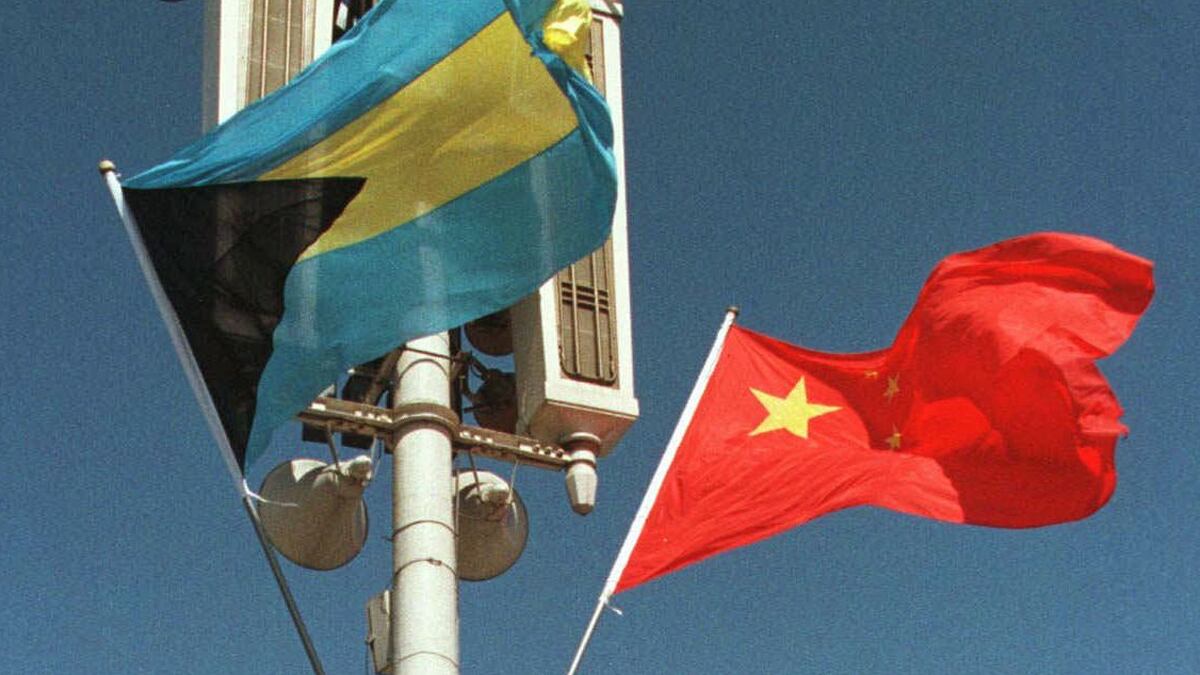 cheats/2012/04/07/china-buys-up-the-caribbean/china-bahamas-cheat_ous32j