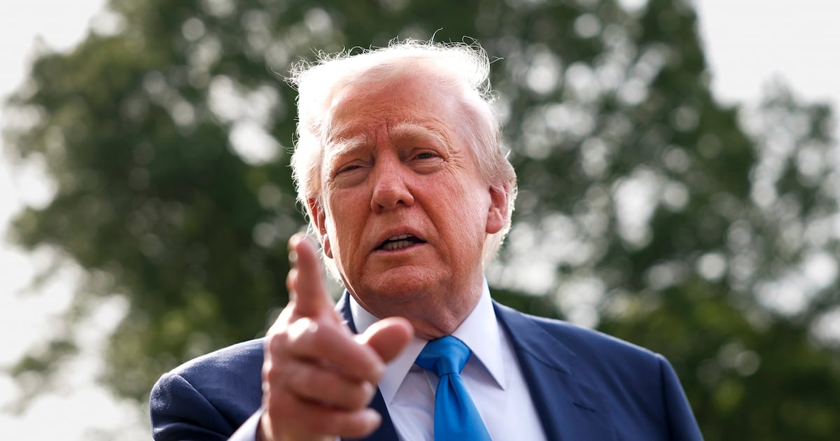 Murdoch’s Paper Skewers Trump for Bullying Amazon Into Dropping ‘Brilliant Idea’