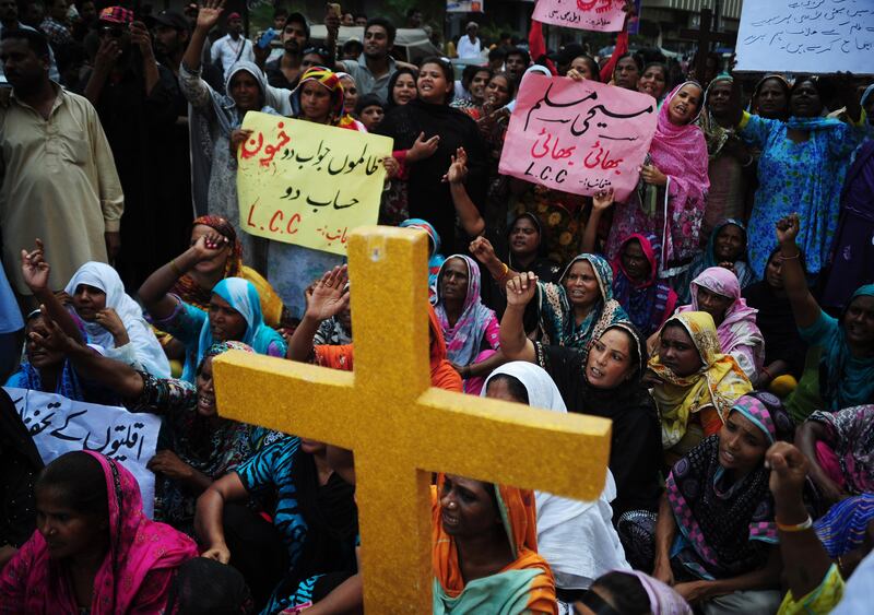 galleries/2013/09/23/pakistani-church-bombing-kills-dozens-photos/gal-pakistani-church-7_wm5ojo