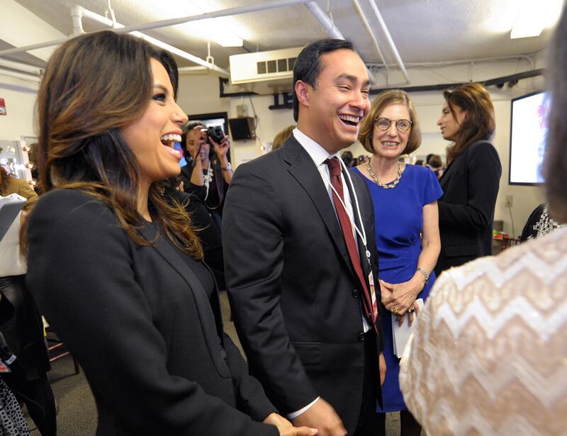 galleries/2014/10/22/the-women-in-the-world-texas-forum-photos/141022-witwtx-longoria-candid_dqs4rd