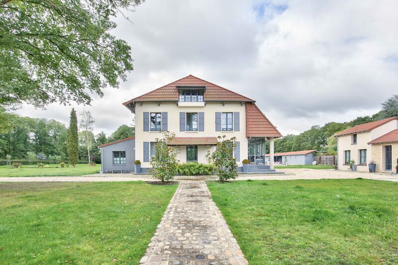 180204-mcnearney-omg-i-want-this-house-france-14_pg0z6a