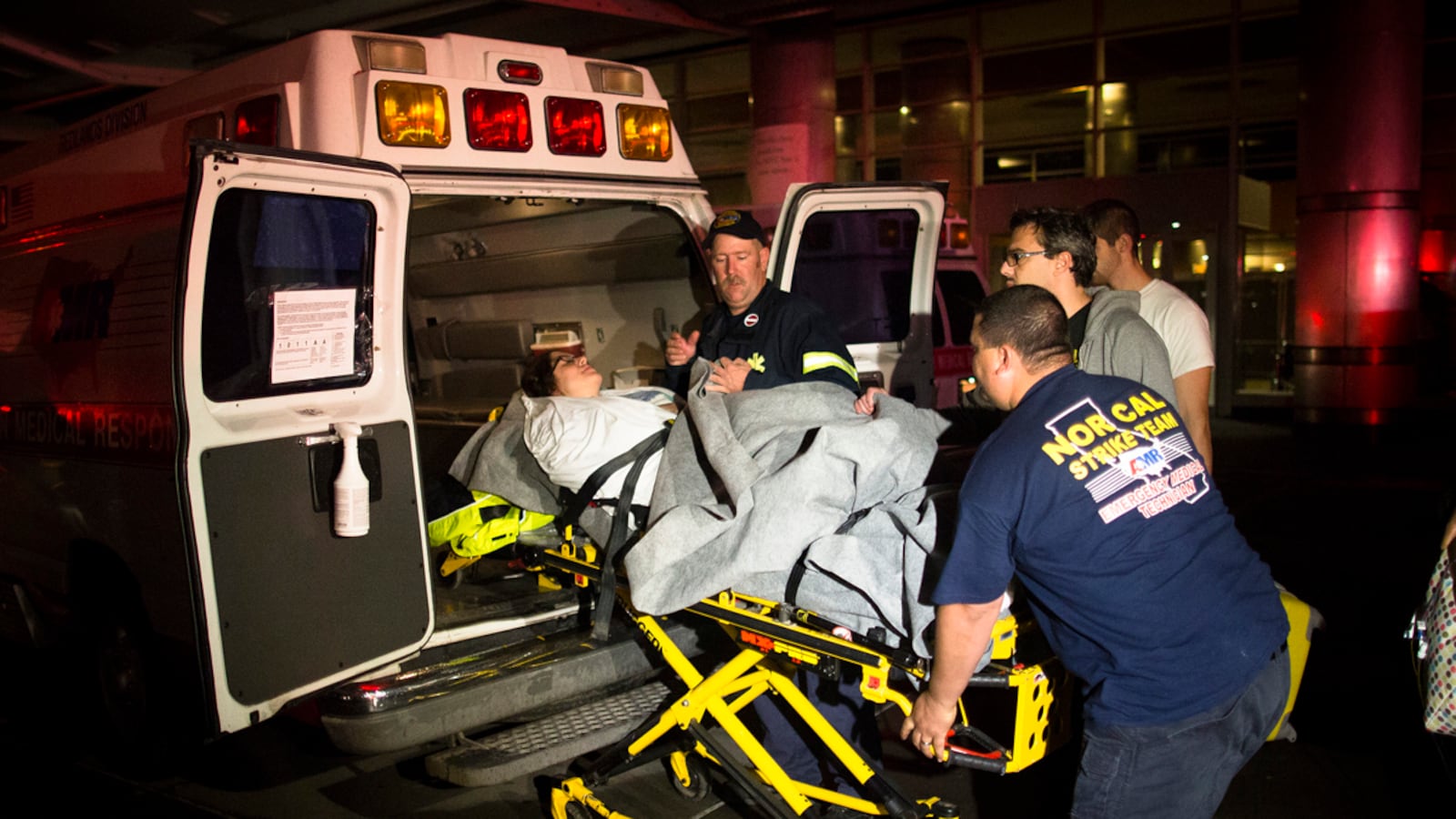 cheats/2012/10/30/sandy-death-toll-13-in-u-s/hurricane-sandy-13-people-dead-cheat_wbmj9m