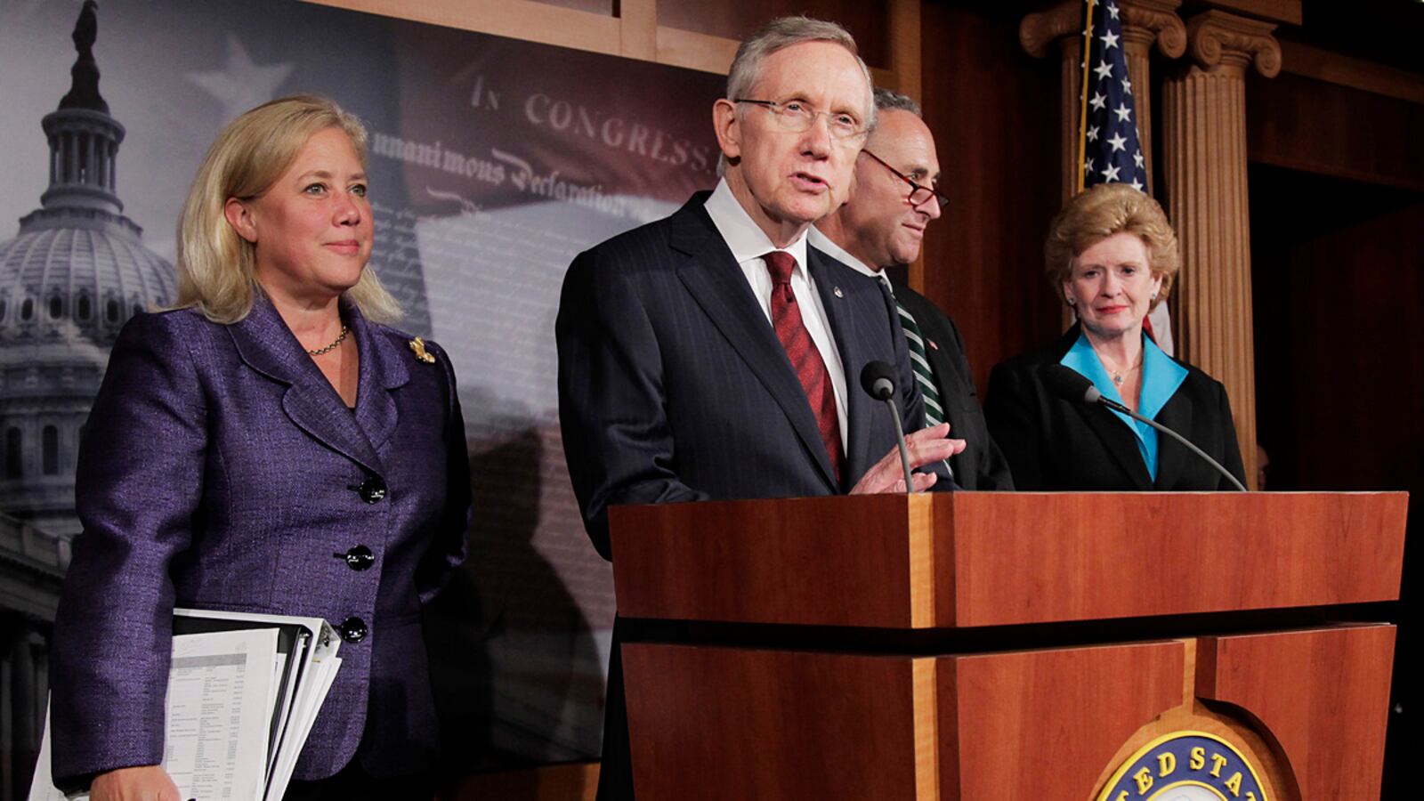 articles/2011/09/27/government-shutdown-averted-with-senate-bill-and-discovery-of-fema-money/government-shutdown-averted-stone-tease_mmb78j