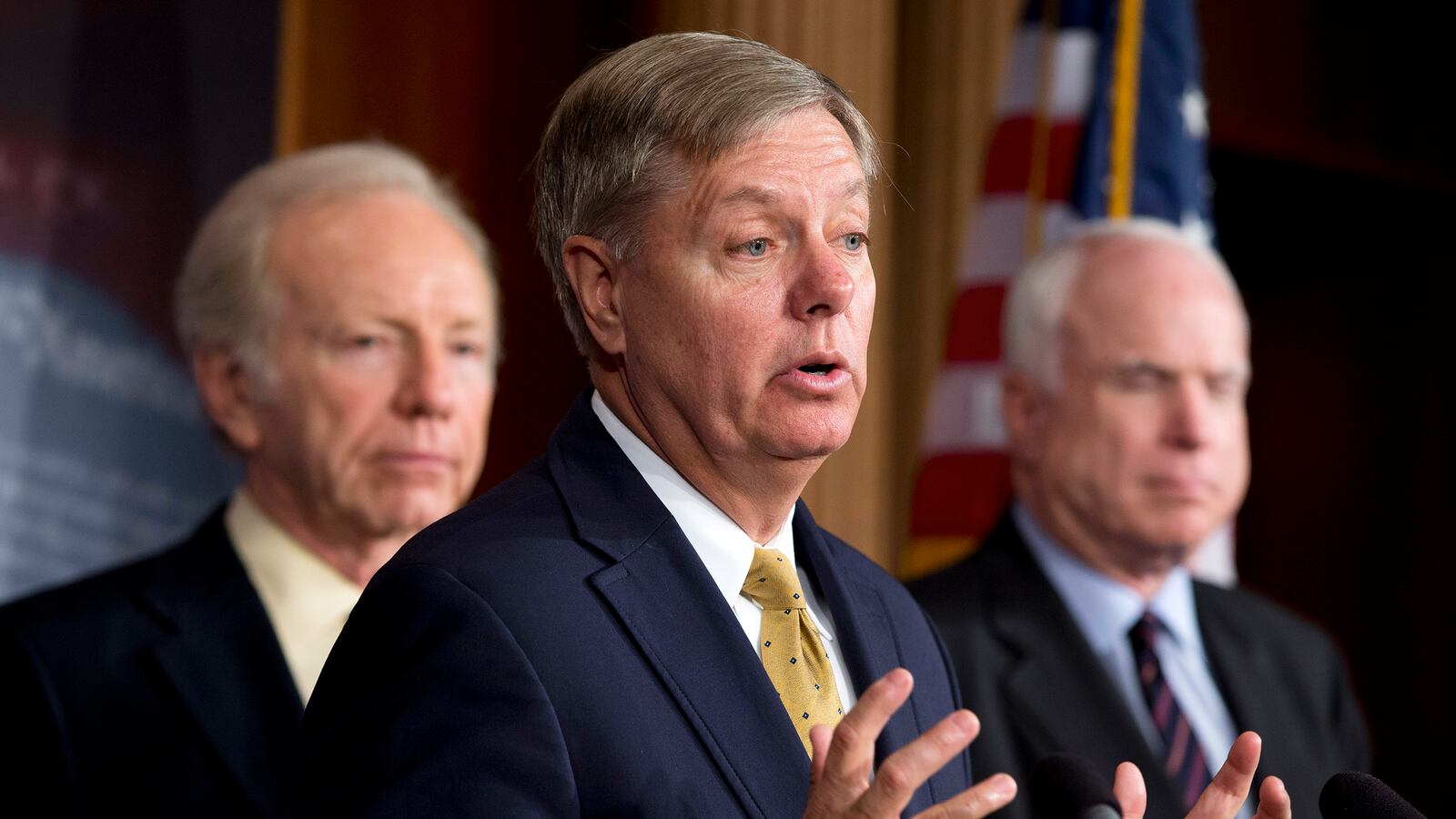 articles/2012/12/13/how-republicans-are-duping-members-of-their-own-party/tomasky-republican-diconnect-tease_pm5fhx