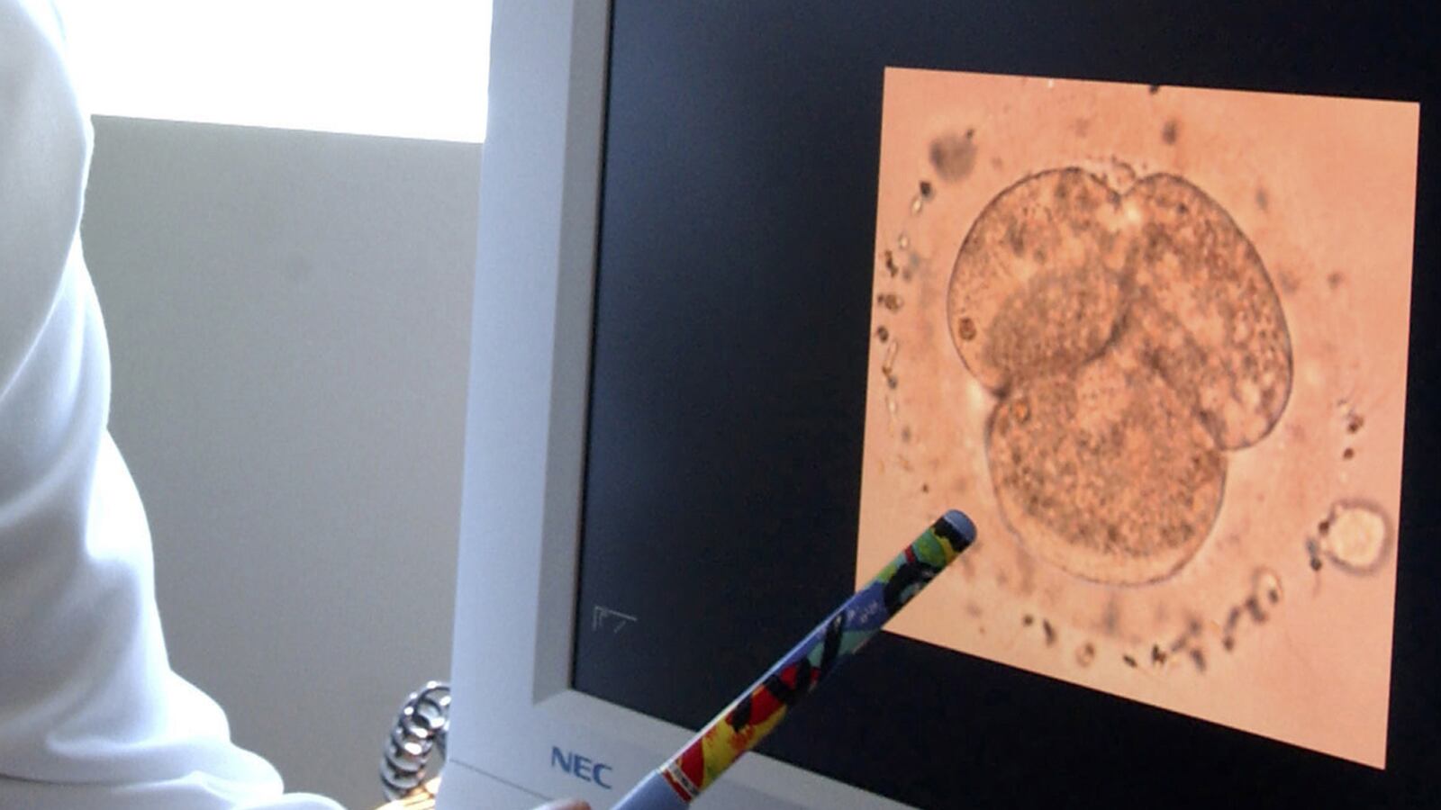 cheats/2013/06/28/uk-to-ok-3-way-dna/130628-uk-3-way-cheat_lifsc3