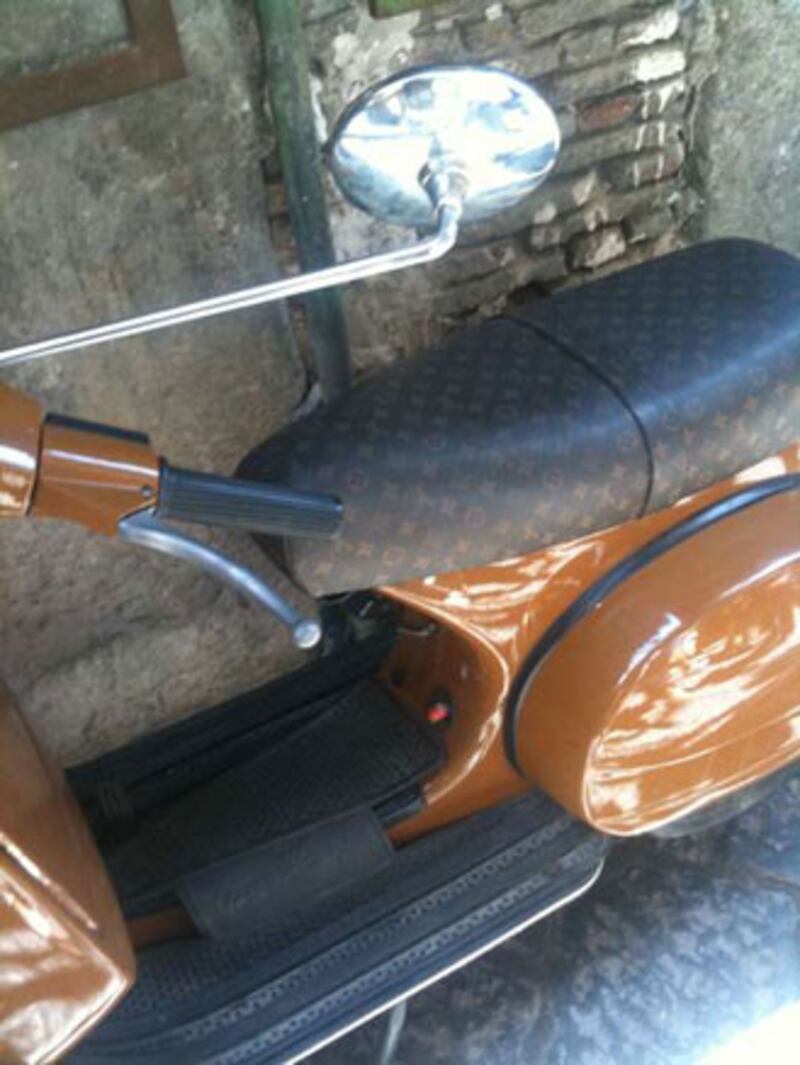 galleries/2010/08/04/celebrity-twitpics/twitpi84---gabbana_dx5bc7