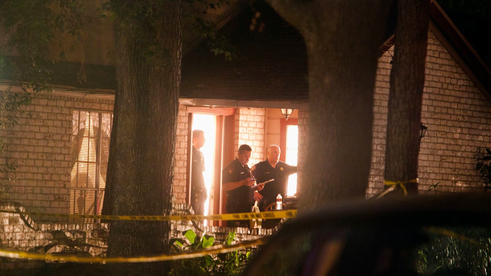 cheats/2014/07/10/houston-shooting-leaves-6-dead/140710-houston-shooting-cheat_qa3tng