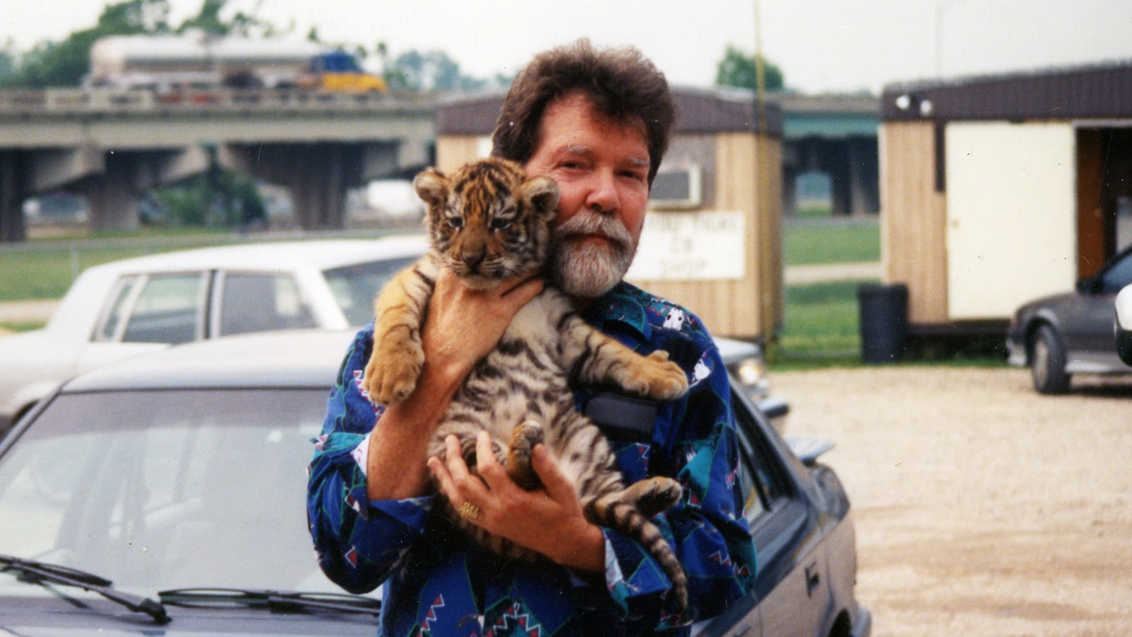 articles/2014/06/28/should-peta-free-tony-the-truck-stop-tiger/140627-leon-tiger-tease_ka0ipi