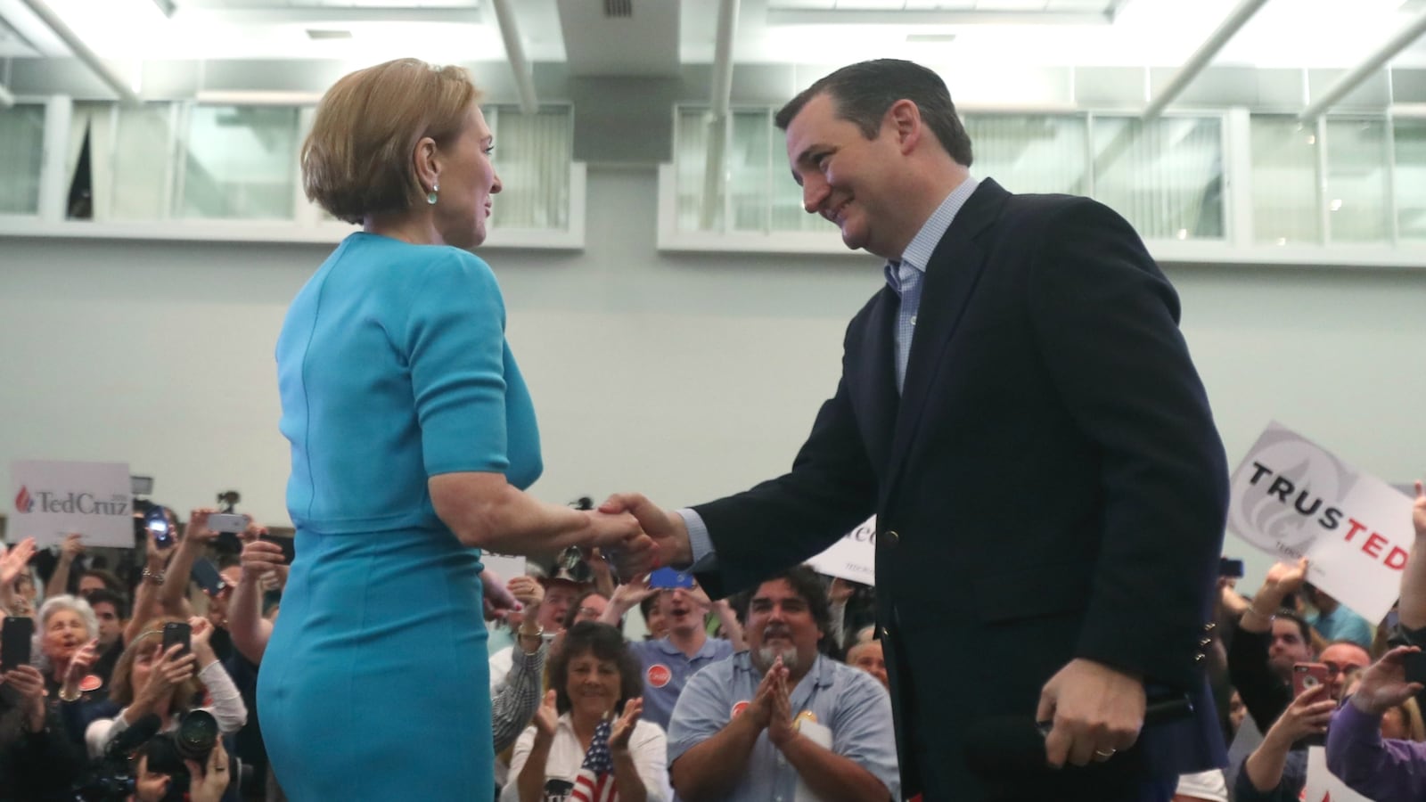 cheats/2016/03/09/carly-fiorina-endroses-ted-cruz/160309-cheat-fiorina_in3zv8