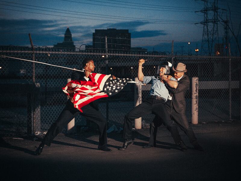 galleries/2015/05/13/a-black-man-hangs-a-white-supremacist-tyler-shields-charged-photography/150512-Tyler-Sheilds-03_w9edfk