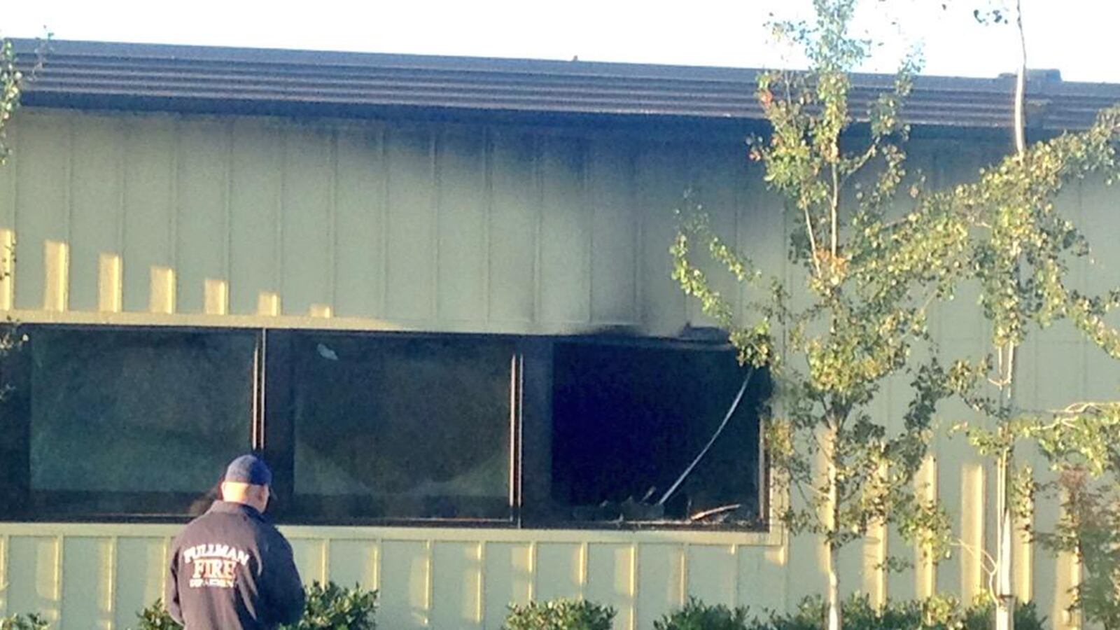 cheats/2015/09/04/planned-parenthood-clinic-set-on-fire/150904-PP-fire-cheat_mliaf3