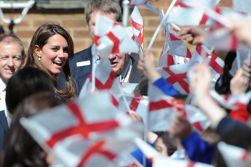 articles/2013/04/23/kate-dazzles-in-erdem-on-manchester-s-shameless-estate/130423-duchess-manchester-sykes_xcjuxt