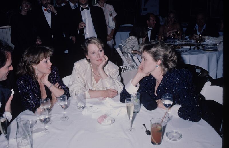 galleries/2016/02/27/inside-the-oscars-glitziest-parties/160226-oscars-party-gal-07_gf8agp