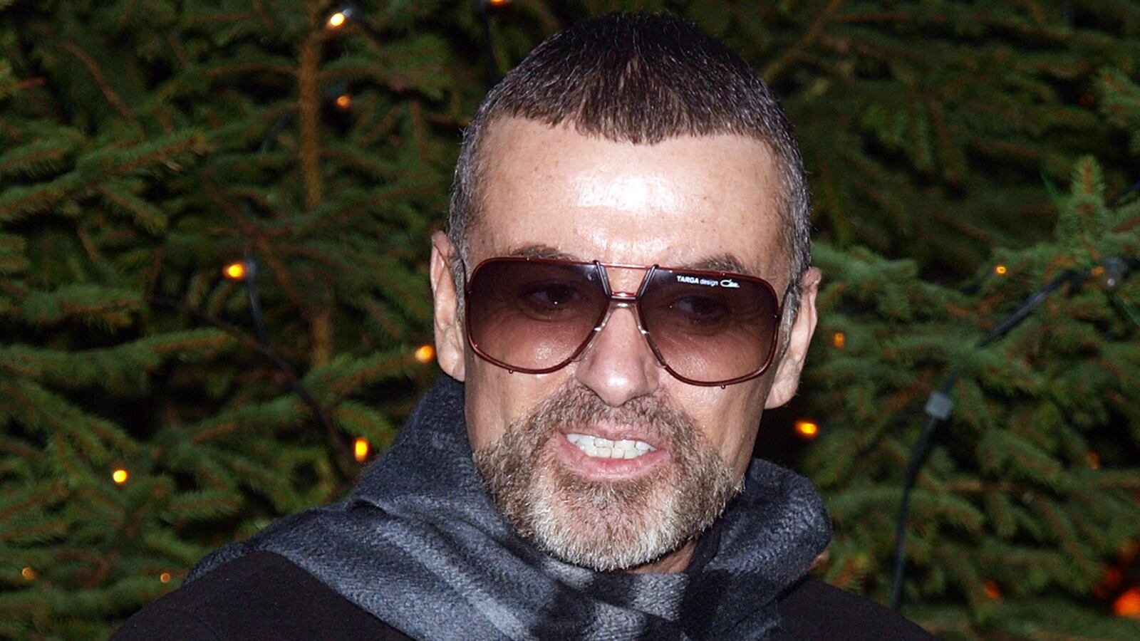 cheats/2011/12/23/george-michael-hospital-saved-my-life/george-michael-thanks-hospital-cheat_igcxgj