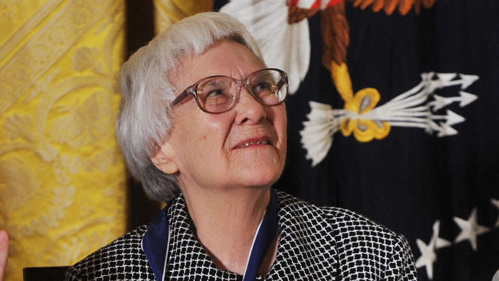 cheats/2015/02/04/harper-lee-s-new-novel-is-a-best-seller/150203-harper-lee-cheat_ynqmc0