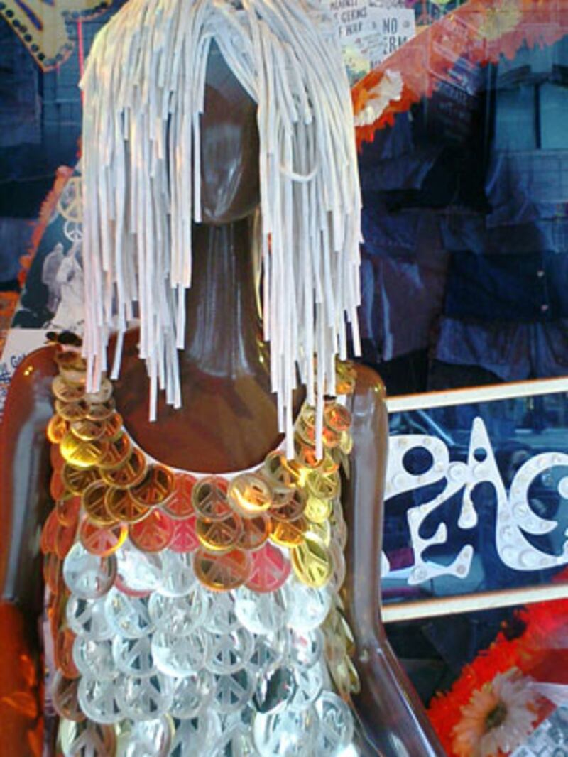 galleries/2008/11/17/boho-chic/barneys-moschino_o0a9w1