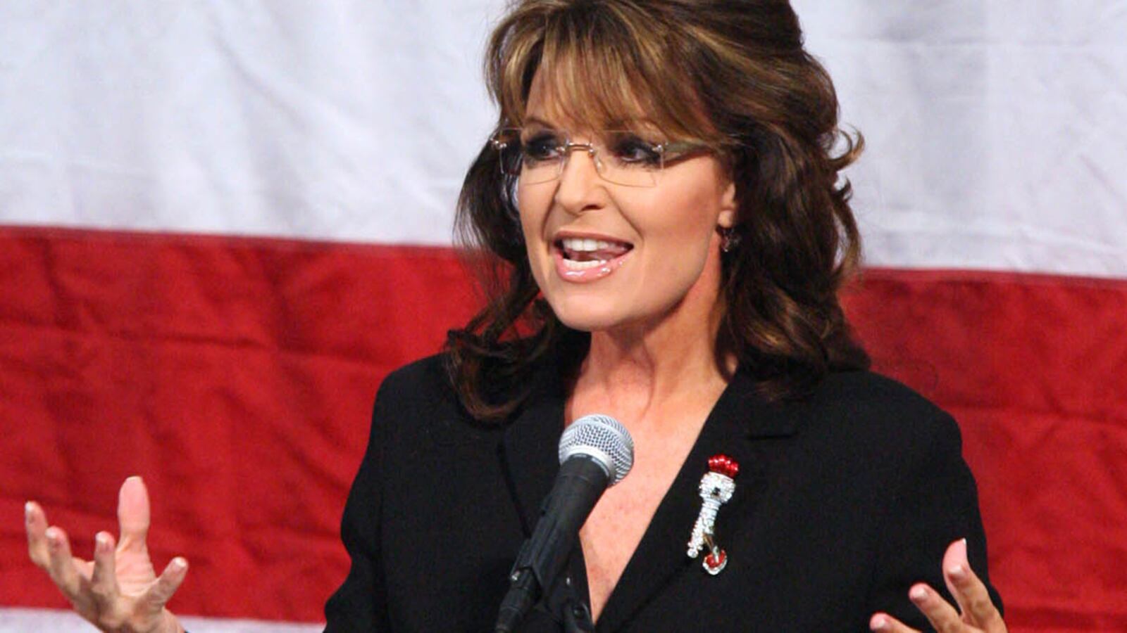 articles/2011/05/31/sarah-palin-bus-tour-day-2-the-media-s-wild-search/sarah-palin-tour-overnight-box-110622_bs7t50