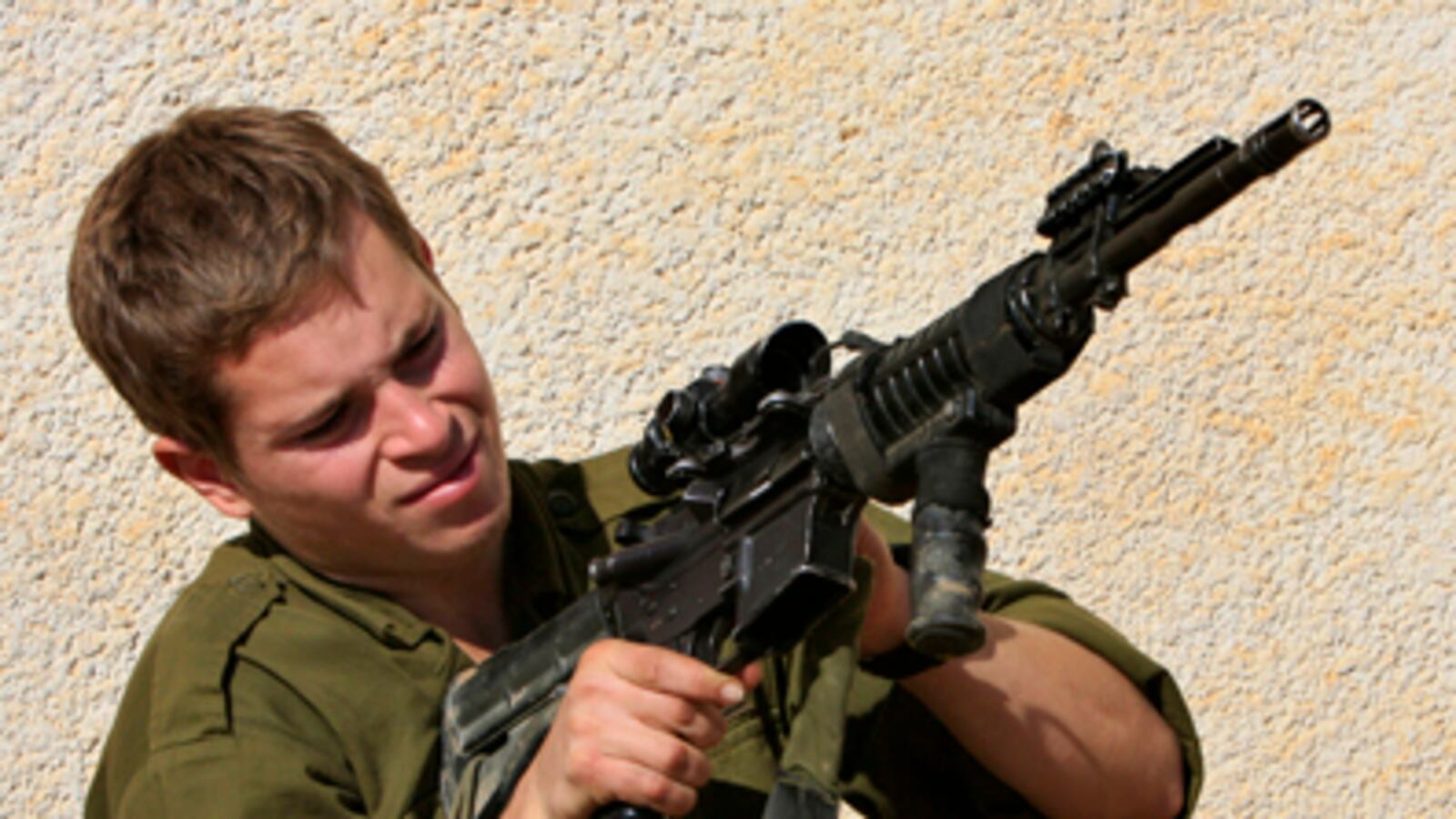 cheats/2009/01/03/gaza-ground-assault-looms/gaza-israeli-soldier_vbgimf