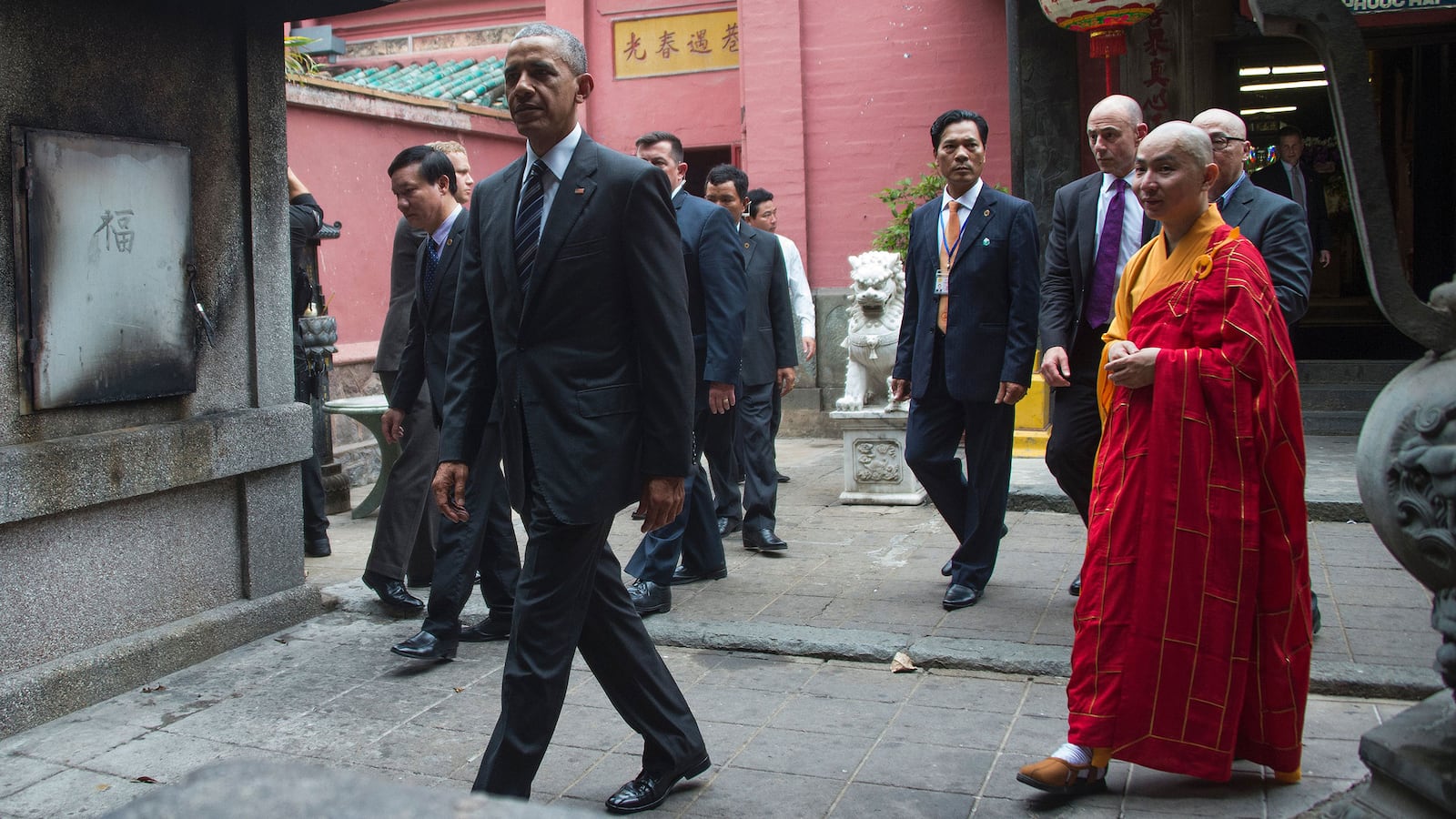 170528-babcock-obama-saigon-tease_mduwbb