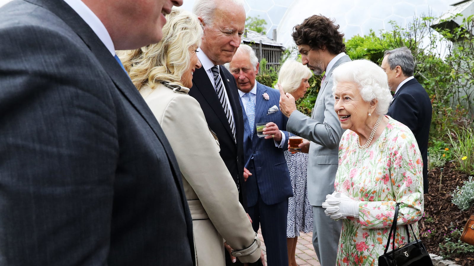 210612-Queen-tease_z2q30m