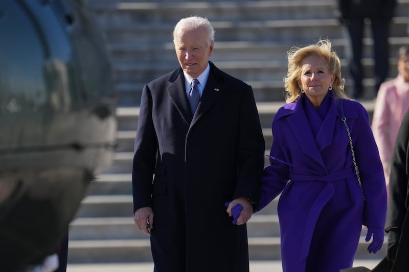 WASHINGTON, DC - JANUARY 20: Former U.S. President Joe Biden and former first lady Jill Biden board a helicopter following the inauguration of U.S. President- Donald Trump outside the U.S. Capitol on January 20, 2025 in Washington, DC. Donald Trump takes office for his second term as the 47th president of the United States. (Photo by Chris Kleponis - Pool/Getty Images)