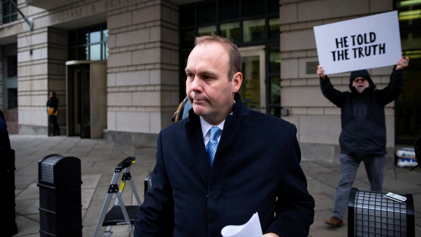 2019-12-17T181138Z_760716867_RC26XD9DE2AO_RTRMADP_3_TRUMP-RUSSIA-GATES_d564g1