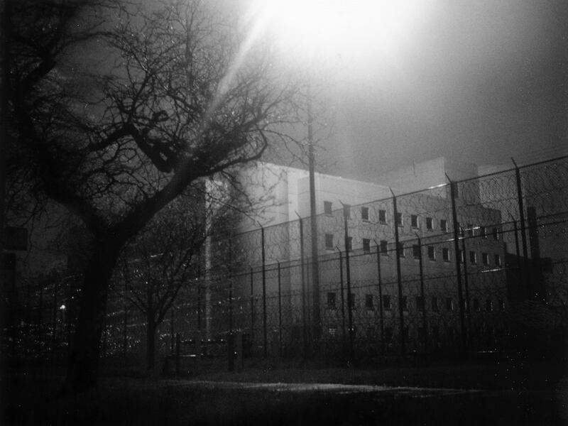 galleries/2012/04/18/gang-violence-and-crime-in-chicago-photographs-by-jon-lowenstein/chicago-south-side-jon-lowenstein-06_asptob