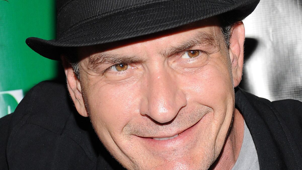 cheats/2011/06/27/charlie-sheen-reportedly-gets-new-sitcom/charlie-sheen-cheat_oal0k5