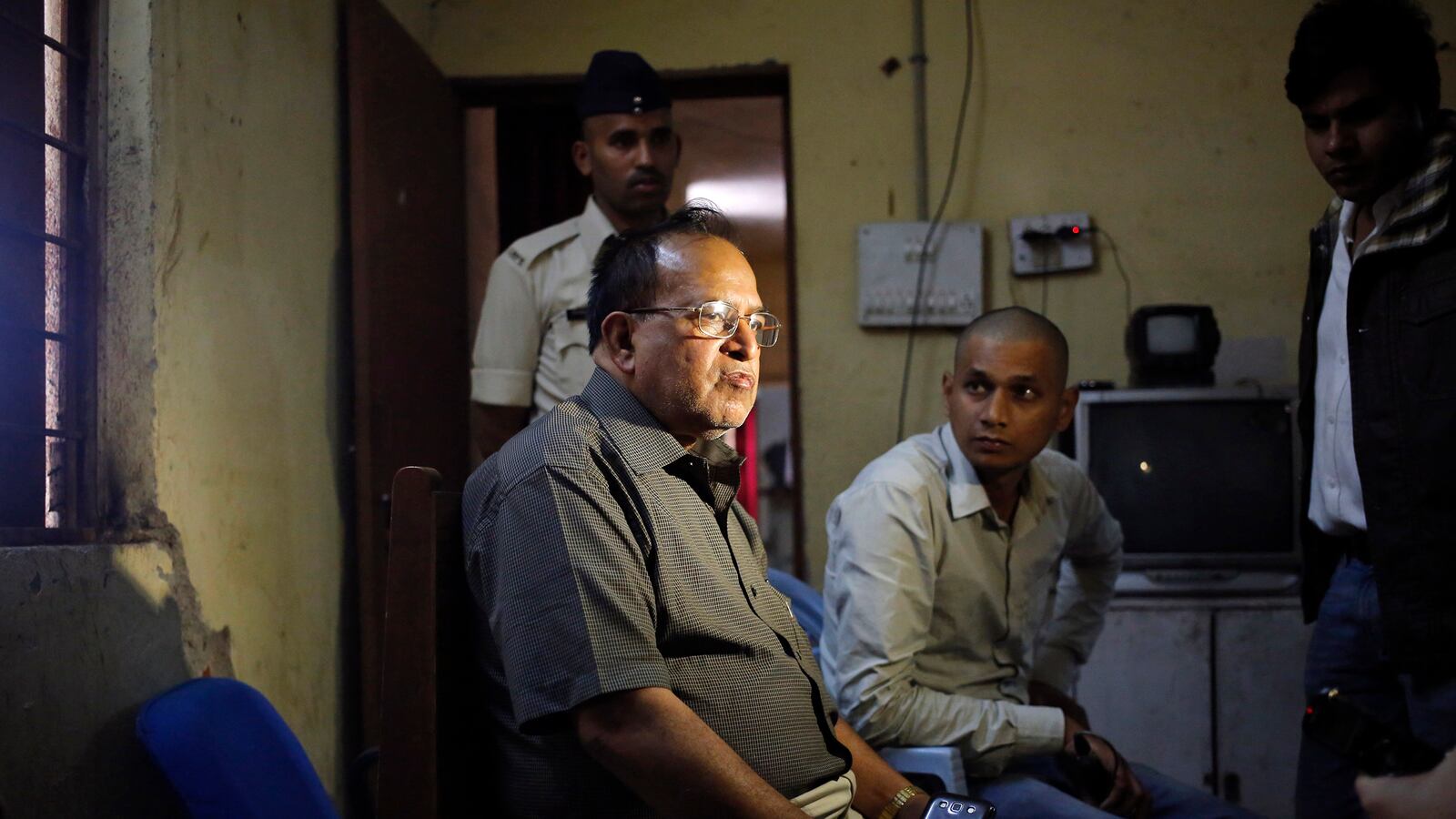 cheats/2014/11/13/doctor-held-in-fatal-india-sterilizations/141113-india-sterilisation-doctor-cheat_lkxcbi