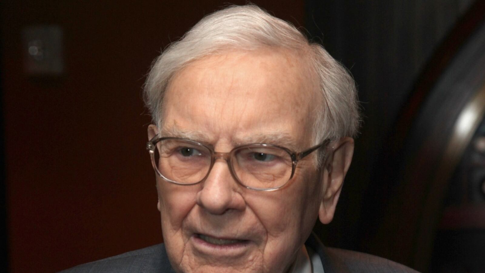 cheats/2013/05/02/warren-buffett-is-now-on-twitter/warren-buffett-twitter-cheat_sajjym