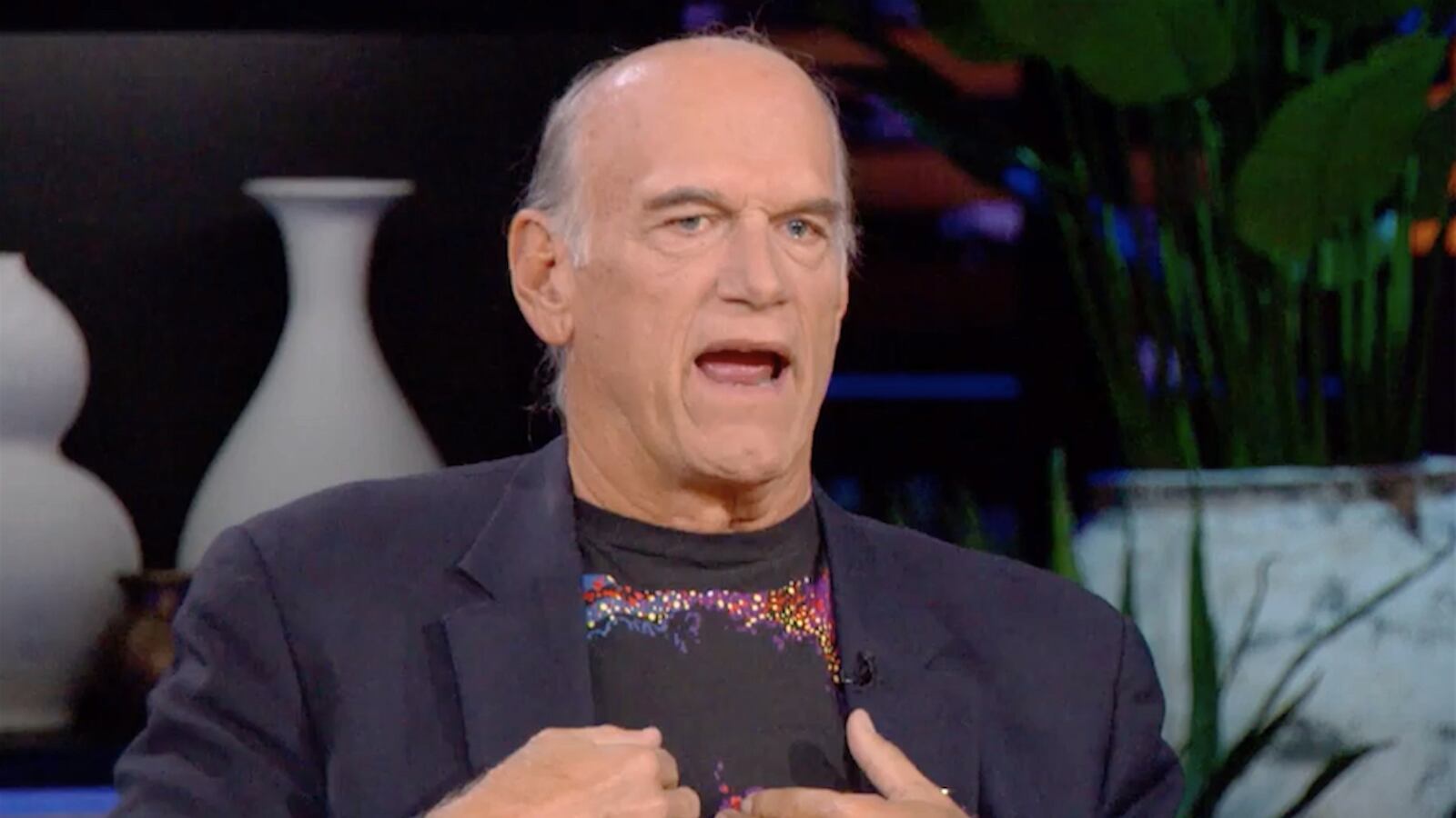 articles/2016/10/13/jesse-ventura-s-defense-of-gary-johnson-baffles-chelsea-handler/161013-wilstein-chelsea-ventura-johnson-tease_l15mr8