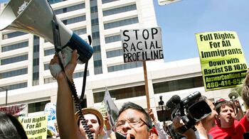 cheats/2011/04/11/arizona-immigration-law-shot-down-by-appeals-court/arizona-immigration-law_kr8owf