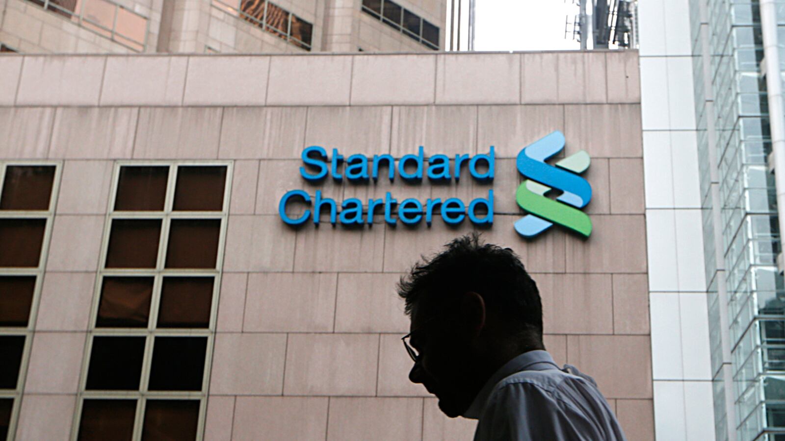 cheats/2012/08/07/standard-chartered-may-lose-ny-license/standard-chartered-iran-cheat_ufhiui