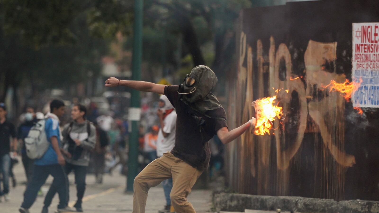 cheats/2017/04/21/venezuela-protests-intensify-as-opposition-rages/170420-venezuela-protests-continue-cheat_x1rhbt