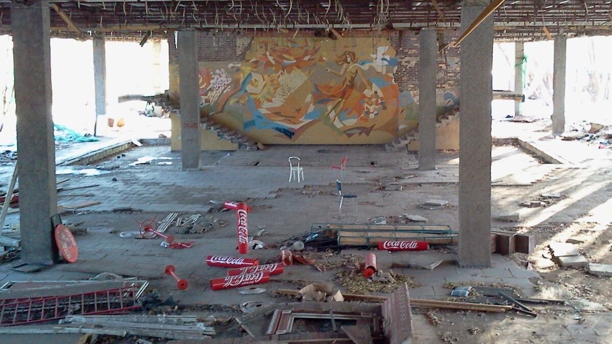 articles/2012/04/27/garage-art-center-and-rem-koolhaas-renovate-vintage-building-in-moscow/garage-daily-pic_cp95bd