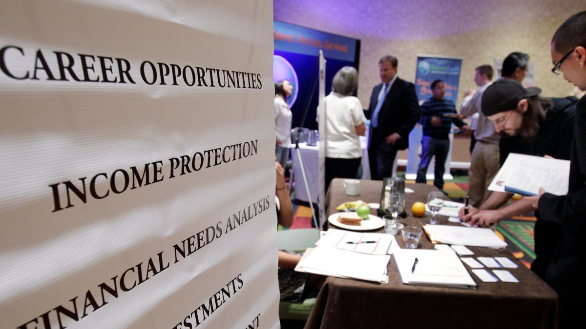 articles/2012/08/03/unemployment-report-another-stalemate-on-jobs/job-number-zandi_fs6b1p