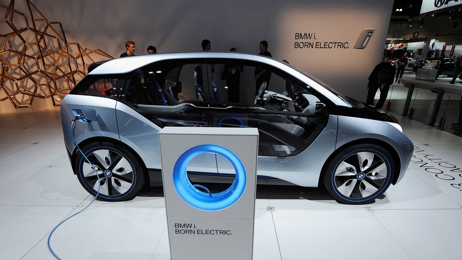 articles/2013/07/25/bmw-challenges-tesla-with-new-electric-i3-car/130725-ferguson-bmw-tease_nedyi4
