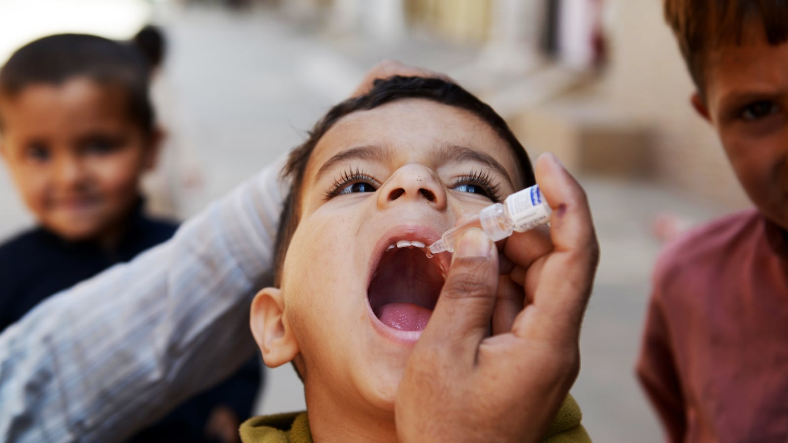 articles/2014/05/06/who-s-to-blame-for-global-polio-emergency/140506-polio-sepkowitz-tease_ndgiis