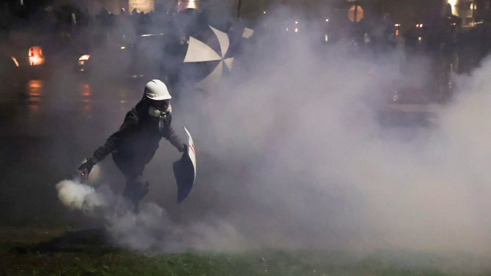 2021-04-13T072428Z_336092792_RC2VUM9SKL0V_RTRMADP_3_USA-MINNESOTA-SHOOTING_mi458g