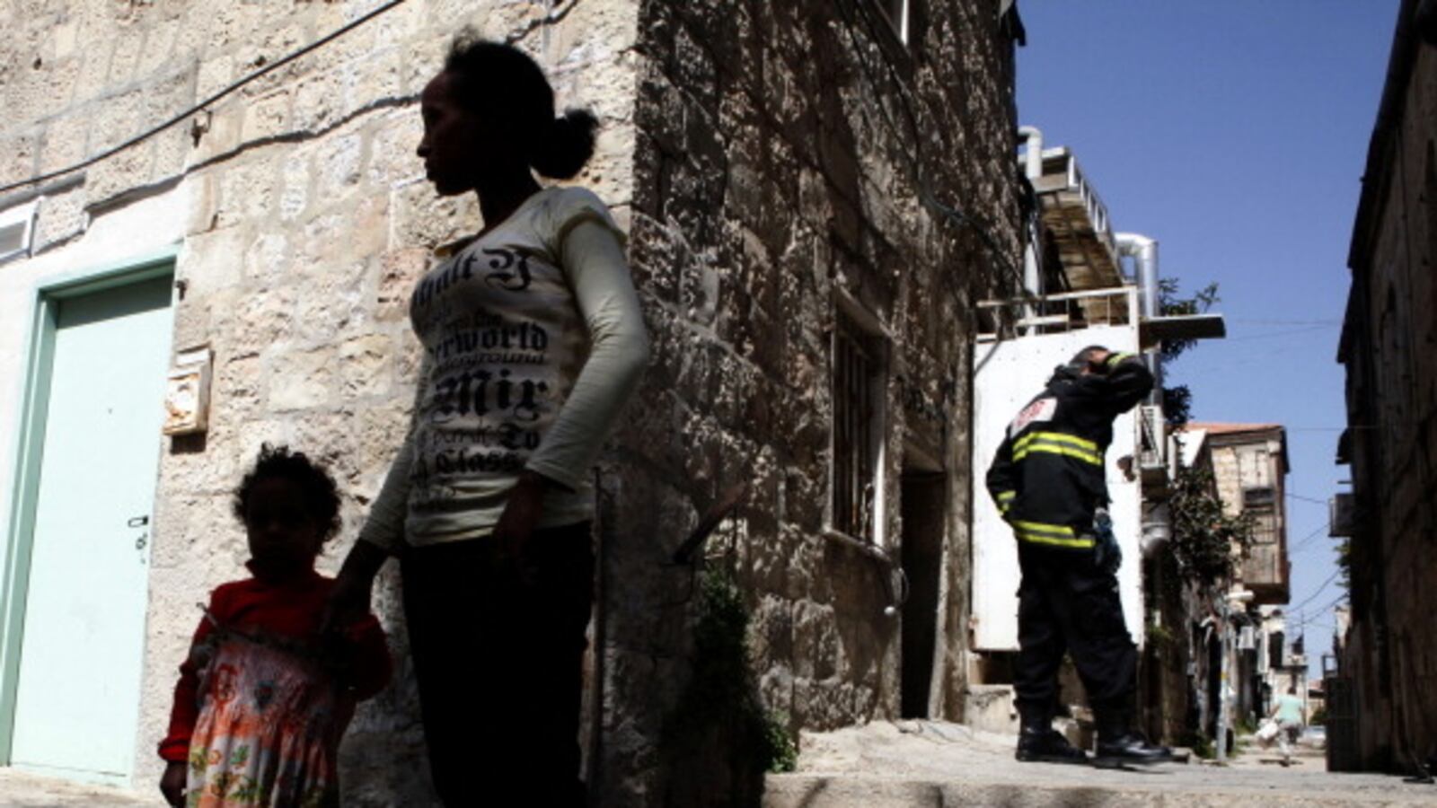 articles/2012/09/21/on-african-refugees-and-jewish-heartlessness/eritrean-woman-in-jerusalem-openz_byyjtr