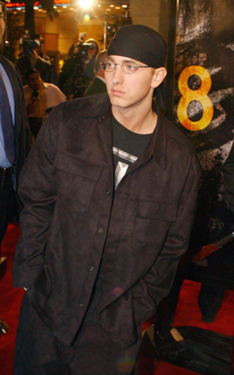 galleries/2012/07/24/zooey-deschanel-at-2012-teen-choice-awards-more-unhappy-red-carpet-faces-photos/unhappy-red-carpet-eminem_vuvaz4