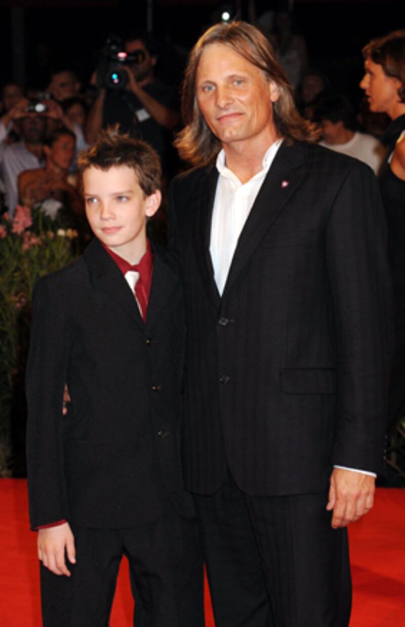 galleries/2009/09/05/making-a-splash-at-venice/venice-film-festival---mortensen-and-smit-mcphee_vdb8dv