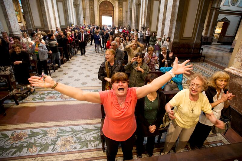galleries/2013/03/13/the-vatican-and-argentina-react-to-pope-francis-photos/130313-new-pope-reax7_uwmioq